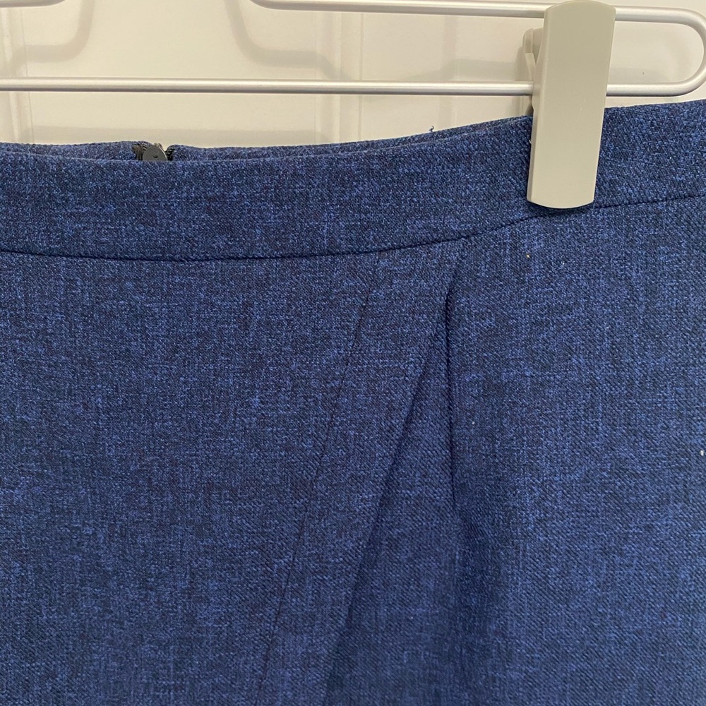 Blue asymmetric mini skirt. - Picture 3 of 3